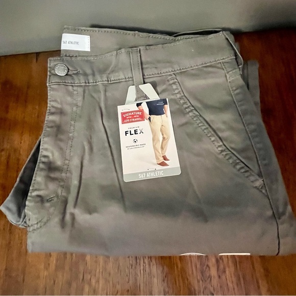 Signature By Levi Strauss & Co.NEW Men's Athletic Hybrid Chino Pants Size 38x30 - Picture 6 of 8